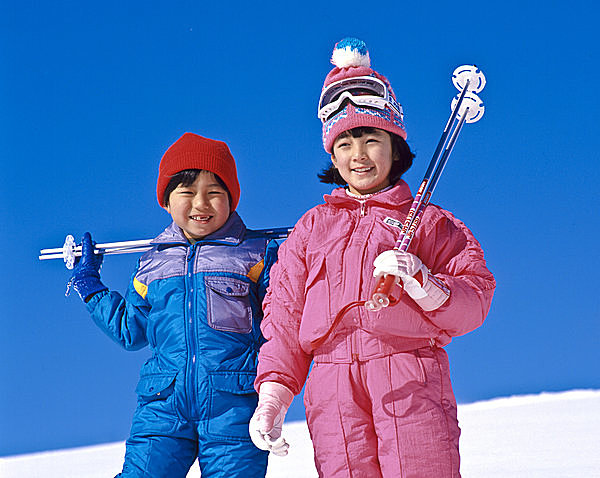 「スキーの日」は、小学生以下リフト券無料！
