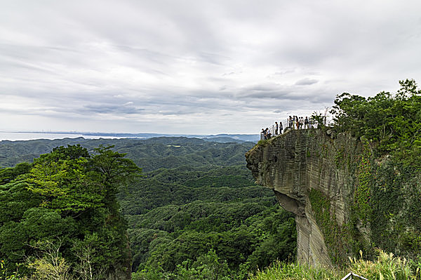 鋸山（のこぎりやま）／安房郡鋸南町