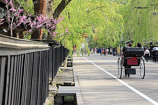 3月24日は「人力車の日」！ 明治の人びとの暮らしを変えた乗り物(季節 ...