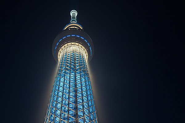 昼も夜も空を見上げるビアガーデン／東京スカイツリータウン(R)