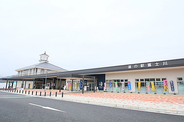 「道の駅　富士川」へは『甘々娘』を求めて訪れる人も