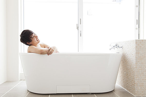 体を洗わず、湯船につかるだけ⁉　いいことづくめの「つかるだけ入浴法」って？