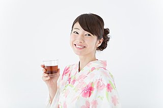 熱中症対策にも！夏の定番「麦茶」は、熱さ対策に優れた飲料水だった！