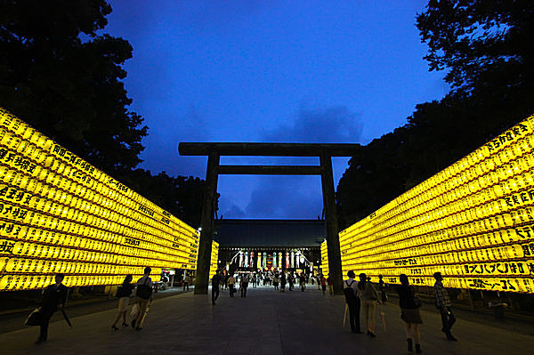 靖国神社（みたままつり）