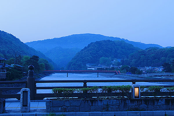 現代の京都の宇治橋
