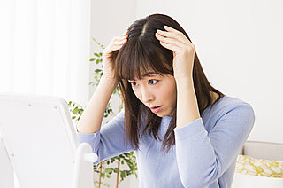 秋こそ抜け毛予防を！今からでも間に合う頭皮ケア法って？