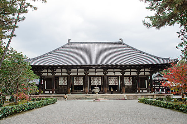 秋の唐招提寺　金堂