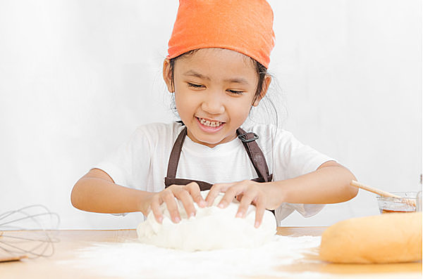 生地から作るピッツァだから、出来上がった時の達成感もひとしお！　※画像はイメージ