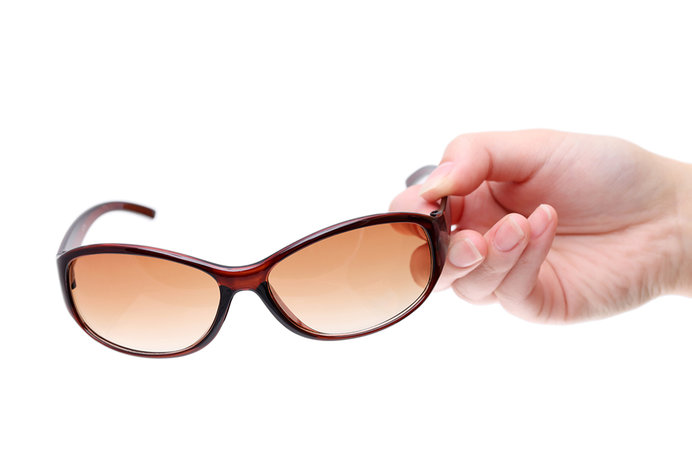 紫外線対策 ── 間違ったサングラスを選んでいませんか？