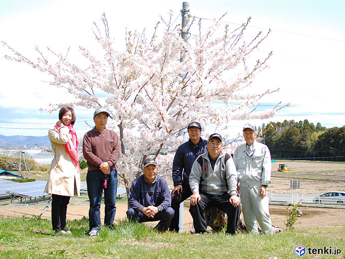 東松島市鹿妻自治会のみなさんと（右から二番目が自治会長の齋藤さん）