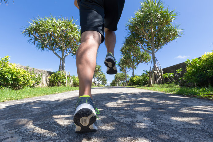 走る体ができてきたら、トレーニング効果が高い靴を選ぶ。