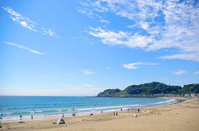 日中は海水浴を楽しんで、夜は花火でもりあがろう！