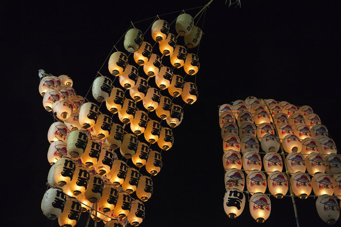 「東北夏祭り」の中でも高い人気を誇る「秋田竿燈まつり」