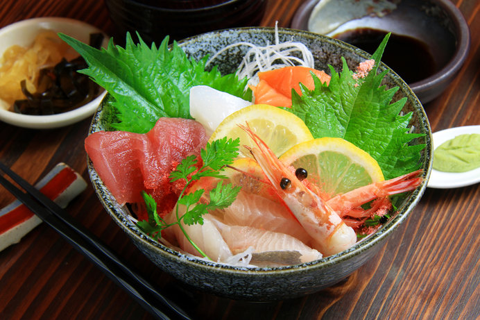 海鮮丼の中身は旬の魚で日替わり！　※画像はイメージ