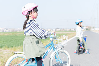 厚着の時期におすすめ！ 自転車の補助輪を外そう