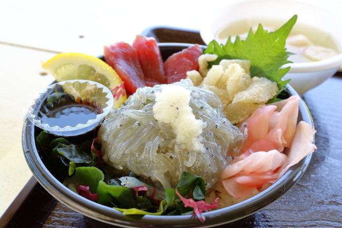 新鮮でおいしい生しらす丼（画像はイメージ）