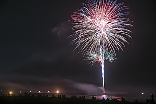 夏の風物詩！花火大会の起源と、江戸の夜空を彩った二大屋号「鍵屋」と「玉屋」