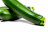 見た目はきゅうり、かぼちゃの仲間『ズッキーニ』。使い方はあの野菜をイメージして！