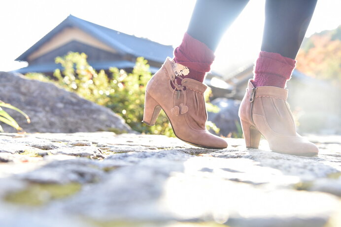 秋冬の靴下はおしゃれで温かい一足を選ぼう！足元コーデ術を紹介