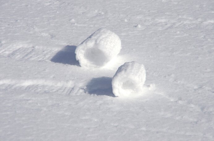 雪原にロールケーキ 風で転がる 雪まくり Tenki Jpサプリ 21年02月10日 日本気象協会 Tenki Jp