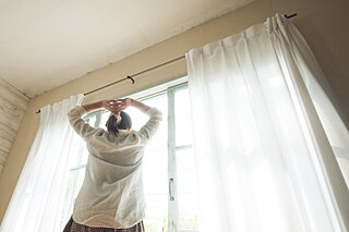 室内にいても紫外線対策が必須な理由と5つの対処法を解説