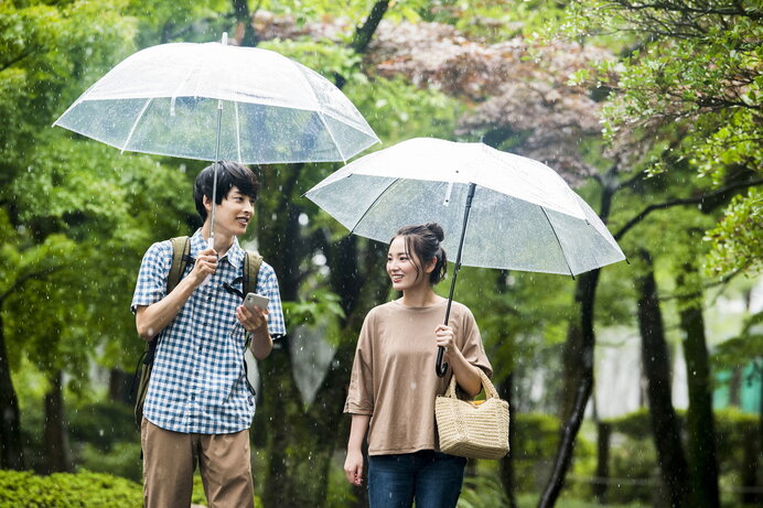 雨の日に着る服装は おすすめコーデのポイントを解説 Tenki Jpサプリ 21年06月19日 日本気象協会 Tenki Jp