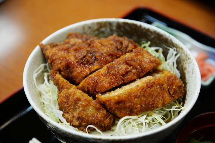 こちらは信州のソースカツ丼