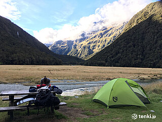 この夏はテント泊登山に挑戦！　夏山の天気リスクや装備のポイント