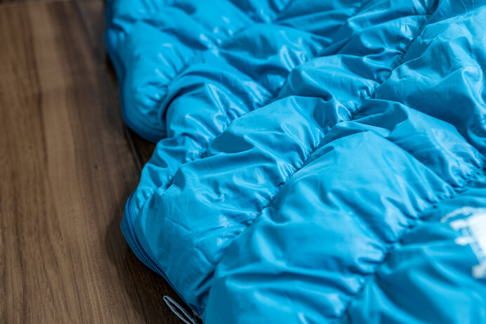 寝袋を軽量コンパクトにしたいなら中綿にダウンを使っている寝袋を選ぼう