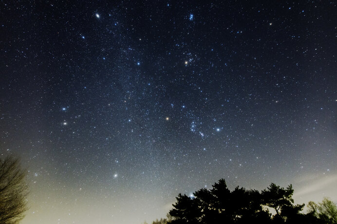 ひときわ目をひく美しさと雄大さ! 冬を代表する星座、オリオン座