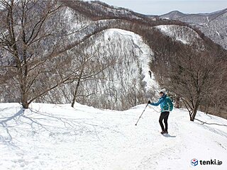 雪山初心者でも冬のハイキングを楽しむためには？　冬の天候や装備のポイントを解説！