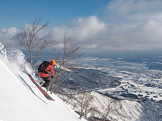 ロッテアライリゾート｜日本屈指の降雪量！ 極上パウダーとフリーライディングを満喫