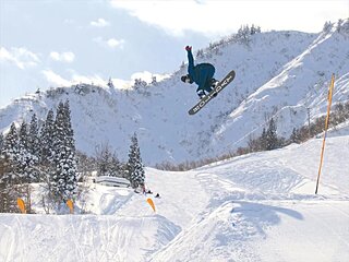 おしゃれウェア、温泉、雪上キャンプ♪密を避けてスキーやスノボを楽しもう【北陸】