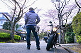 春にバイクに乗るときの服装は？選び方とバイクに乗るときの注意点も解説