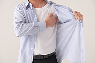 ワイシャツ着用時の汗対策5選！着用後のお手入れ方法も解説