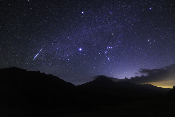 澄んだ夜空に流星の輝きを。「おうし座南流星群」「オリオン座流星群