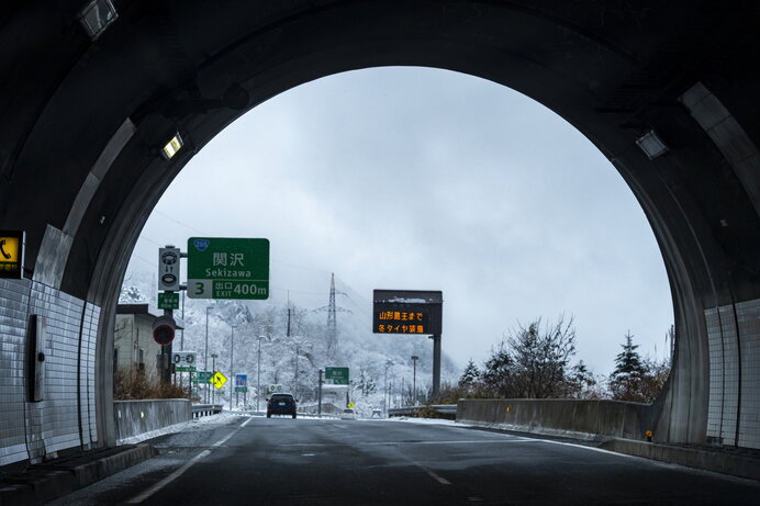 雪の日は要注意！高速道路の危険なポイント