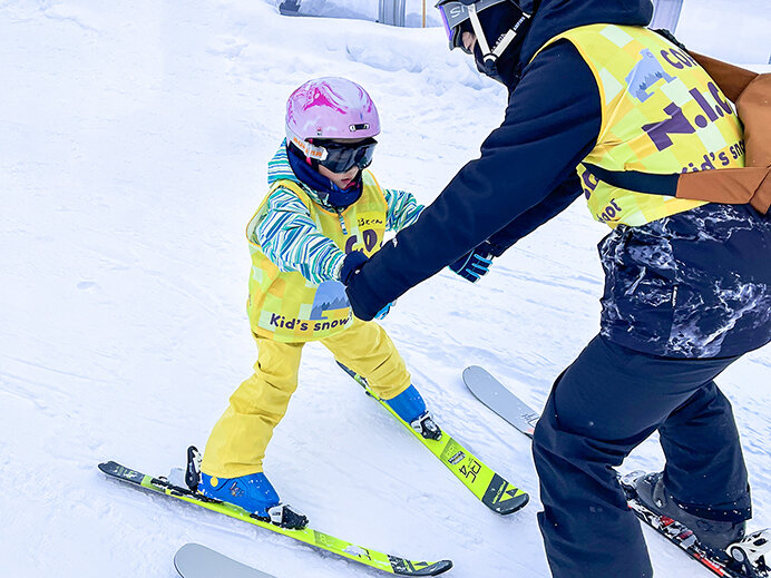 デビューの聖地「湯沢中里スノーリゾート」で初スキー＆雪遊び｜ハピスノ編集長ルポ_画像