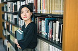 図書館へ行くときに適した服装は？服選びのポイントやマナーを紹介