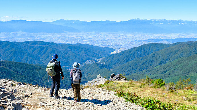 山は夏でも長袖の方がいい？夏山登山で後悔しないための日焼け対策