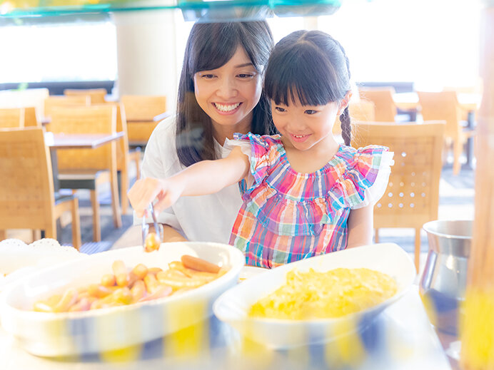 朝食ブッフェと温泉も。高級リゾートホテルのサービスを満喫！