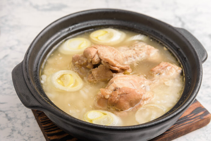 優しい味に癒される、参鶏湯（サムゲタン）風スープ