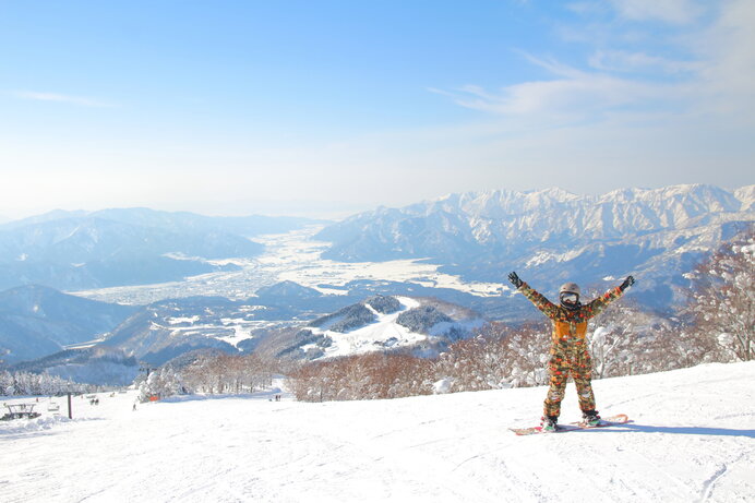 ＜スキー特集2024＞人工雪だから雪不足の心配がないスキー場4選【近畿・北陸編】