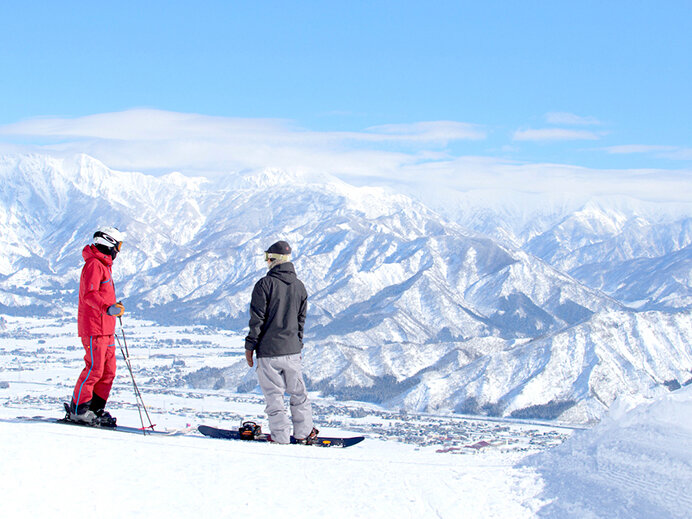 六日町ICから約5分で穴場の雪質＆絶景に出会える