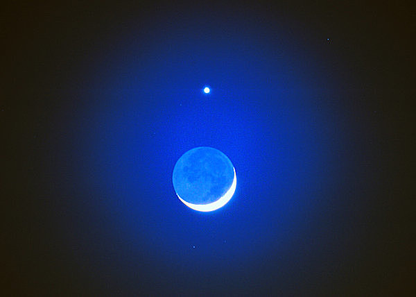 今宵22日は 三日月と金星が接近 天空の輝きにあなたは何を願いますか Tenki Jpサプリ 15年04月22日 日本気象協会 Tenki Jp