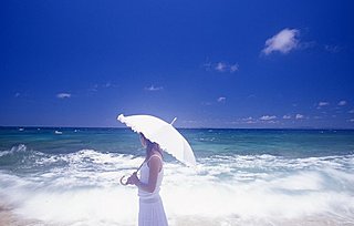 日傘は夏のパートナー！　でも、男性がさして歩くのはゆるせない?