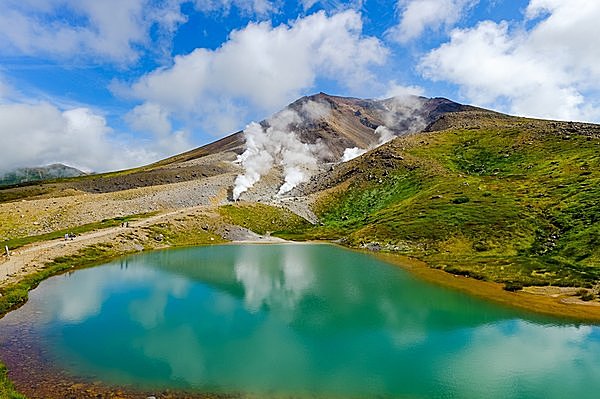 旭岳の姿見の池