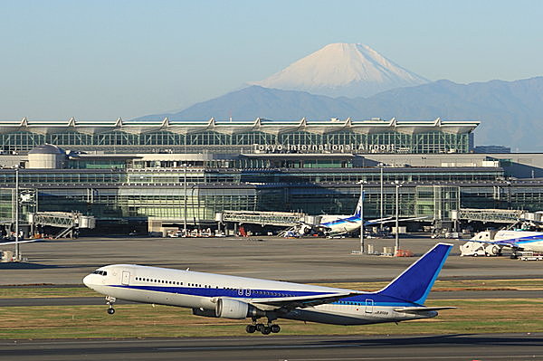 8月25日は東京国際空港開港記念日 ── 進化を遂げる羽田空港の歴史