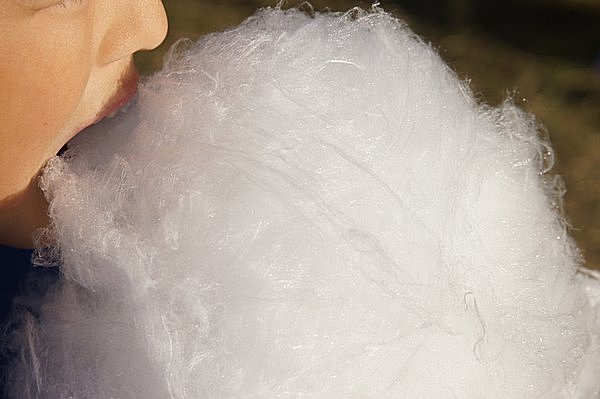 わたぐもに 顔をうずめて 甘き旅。ちょっとなつかしい「食べるコットン」の世界へ