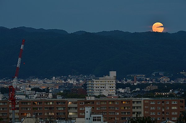 みなさんの住む地域からも、中秋の名月が見られるといいですね